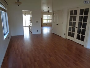 898 Don Medico Dr in Hanford, CA - Building Photo - Building Photo