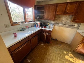 8015 Colonial Dr in Niagara Falls, NY - Building Photo - Building Photo