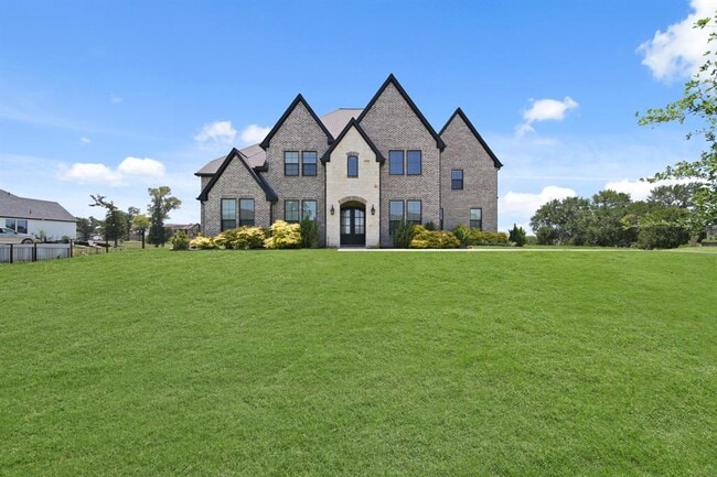 property at 8519 Lofty Pnes