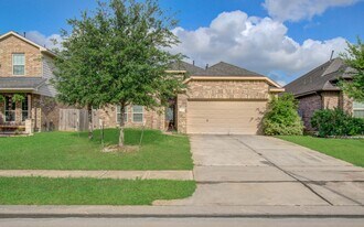 15702 Whisper Woods Dr in Cypress, TX - Building Photo
