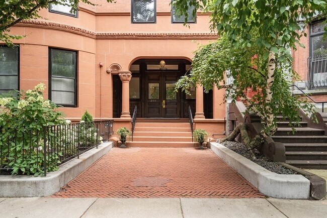 property at 290 Commonwealth Ave