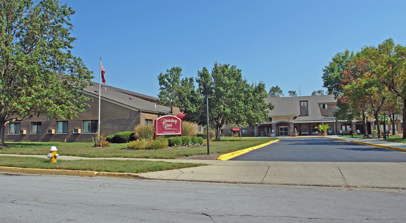 Canterbury Court in Dayton, OH - Building Photo