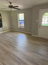 203 4th St in Liberty, TX - Building Photo - Building Photo