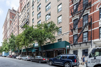 131/93 Owners Corp in New York, NY - Building Photo - Building Photo