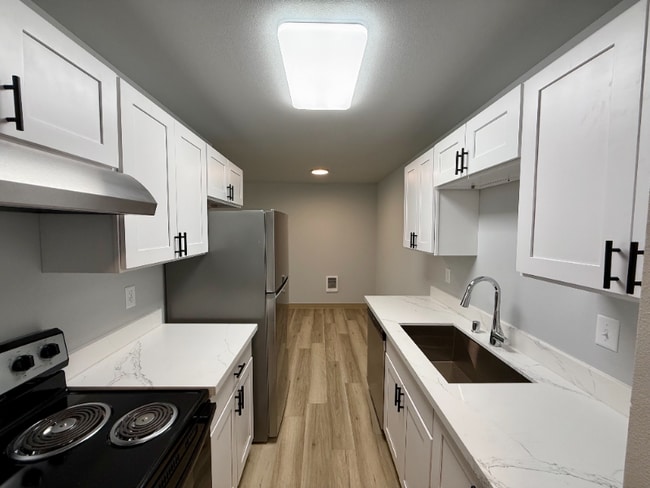 1725 SW Barton St in Seattle, WA - Building Photo - Building Photo