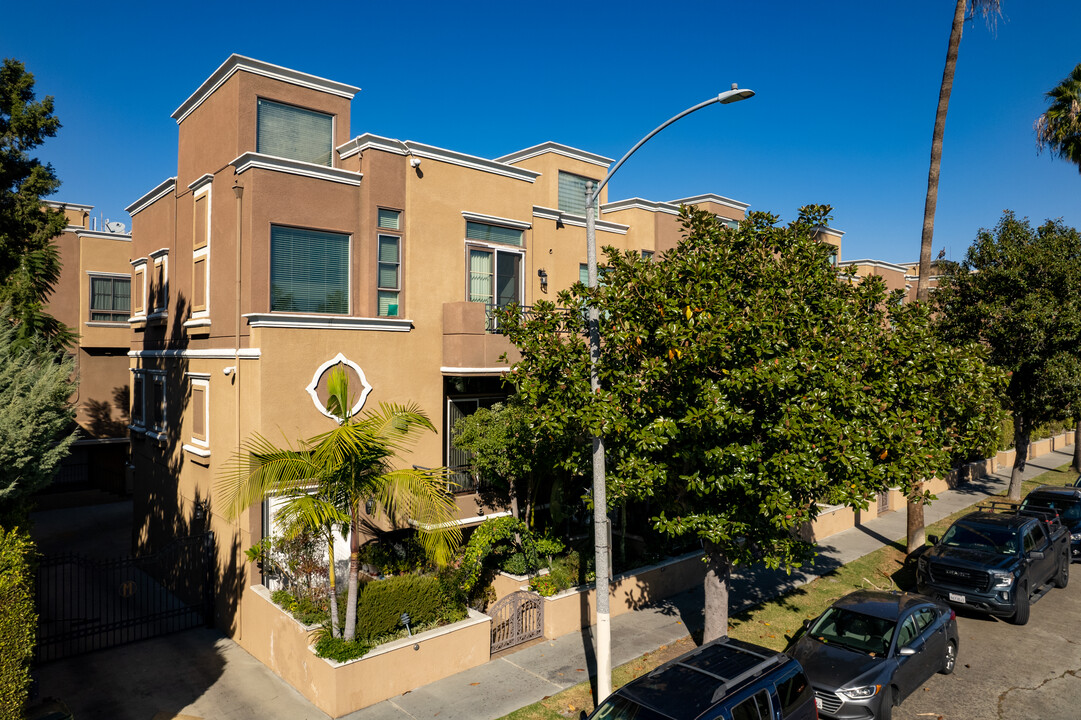 Marvella Terraces West in Los Angeles, CA - Building Photo