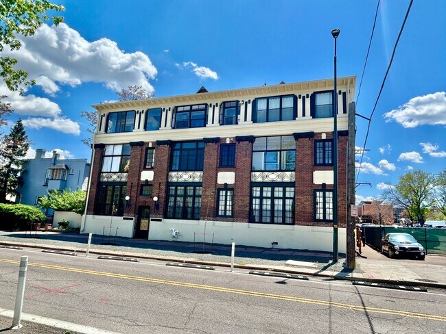 property at 726 E 16th Ave