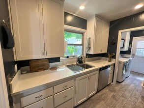 1750 Caramay Wy in Sacramento, CA - Building Photo - Building Photo