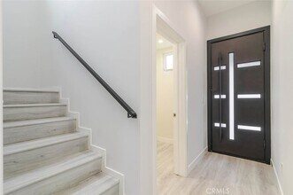 9035 Rathburn Ave in Los Angeles, CA - Foto de edificio - Building Photo