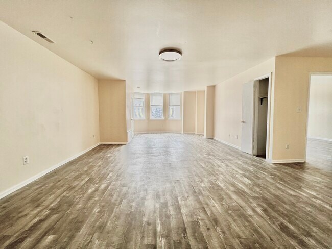 303 South St, Unit 3 in Philadelphia, PA - Foto de edificio - Building Photo