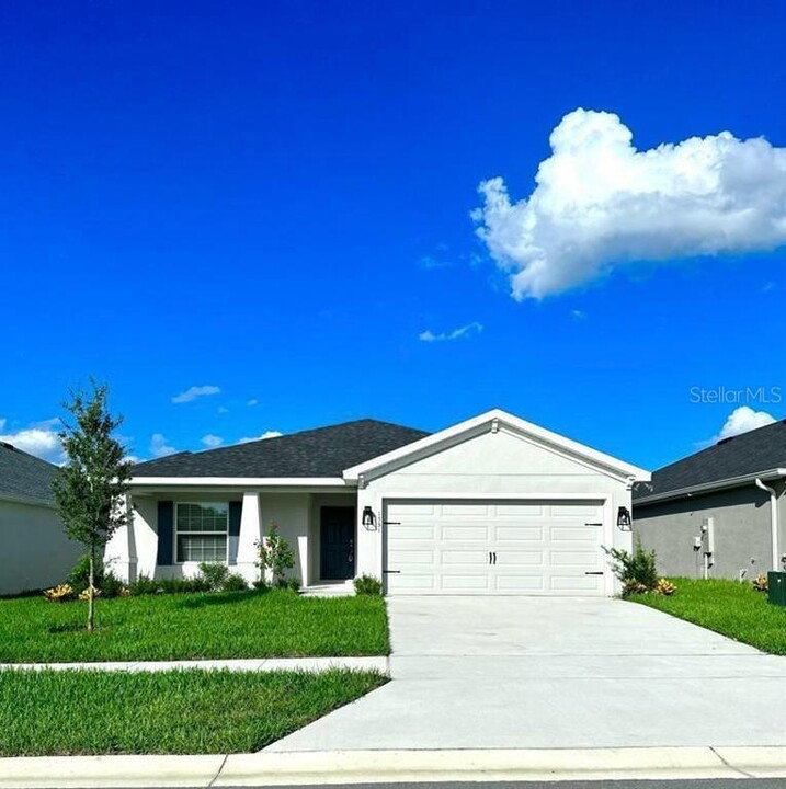 1551 Eucalyptus Wy in Davenport, FL - Building Photo