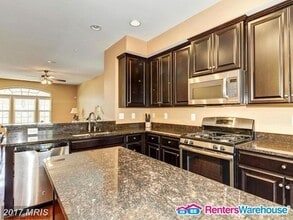 7303 Old Calvary Rd in Severn, MD - Foto de edificio - Building Photo