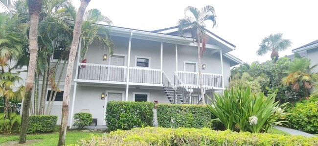property at 11863 Wimbledon Cir