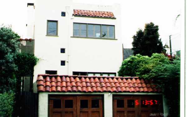 2380 Hilgard Ave in Berkeley, CA - Foto de edificio - Building Photo