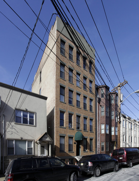 608 Madison St in Hoboken, NJ - Foto de edificio