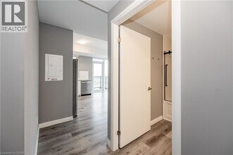 108 Garment St in Kitchener, ON - Building Photo - Building Photo