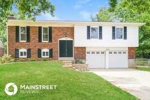 7402 Stone Bluff Ct in Louisville, KY - Building Photo