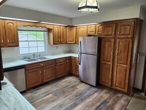 1073 Highview Dr in Beavercreek, OH - Building Photo - Building Photo