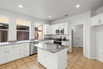 3032 Thicket Bend Ct in Fort Worth, TX - Building Photo - Building Photo