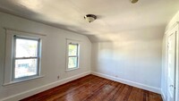 7 Glenwood Rd, Unit 2 in Somerville, MA - Foto de edificio - Building Photo