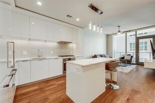 44 East Ave in Austin, TX - Building Photo