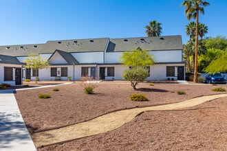 Ascend Townhomes in Las Vegas, NV - Building Photo - Building Photo