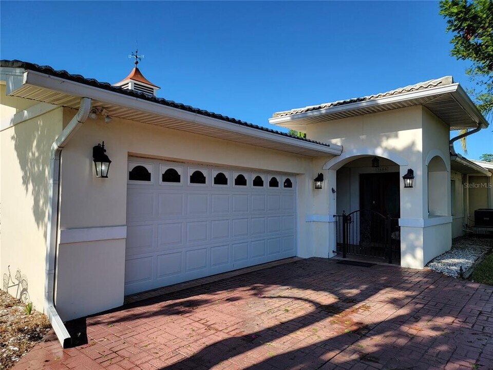 3666 Belle Vista Dr E in St Pete Beach, FL - Building Photo