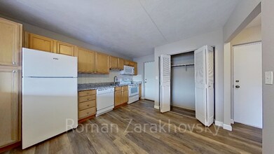 12 Cottage Ct in Newton, MA - Building Photo - Building Photo