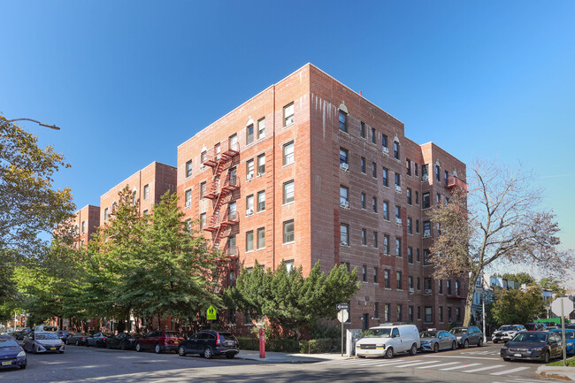 811 Cortelyou Rd in Brooklyn, NY - Building Photo - Building Photo