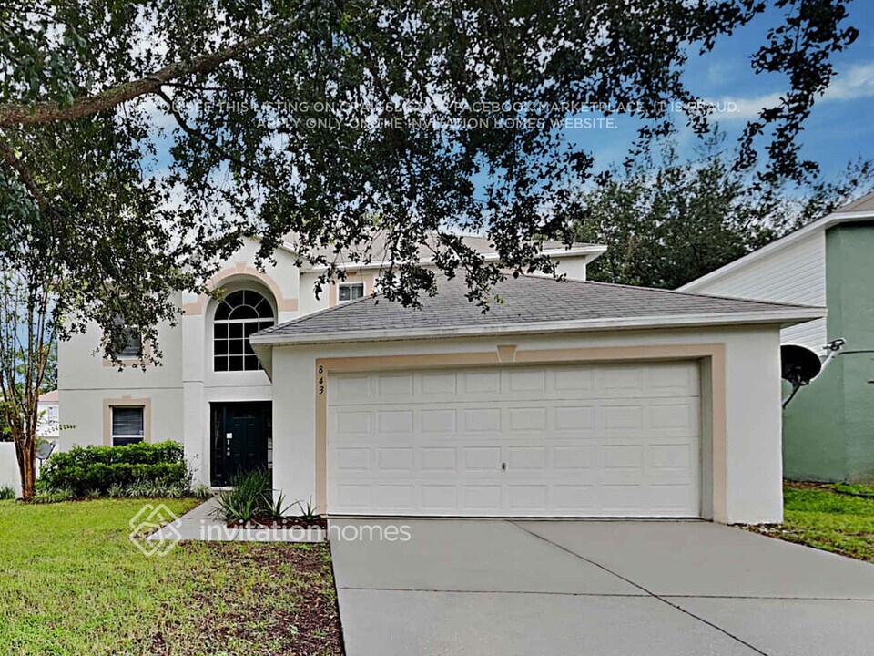 843 Vanderbilt Dr in Eustis, FL - Building Photo