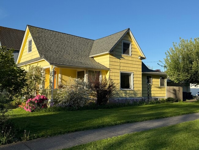 2123 Park St, Unit Columbia Neighborhood 4BR/2BA in Bellingham, WA - Foto de edificio - Building Photo