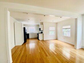 767 Bennett Ave in Long Beach, CA - Foto de edificio - Building Photo