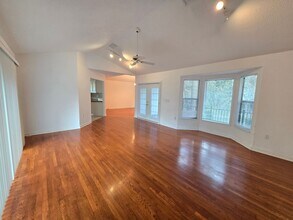 4464 Hidden River Rd in Sarasota, FL - Building Photo - Building Photo