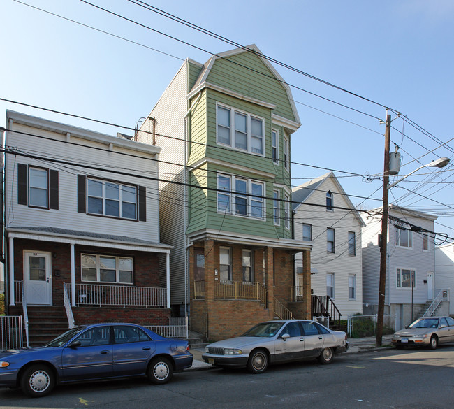 131 Avenue E in Bayonne, NJ - Building Photo - Building Photo