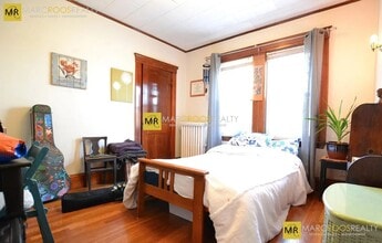 8 Oliva Rd in Boston, MA - Foto de edificio - Building Photo