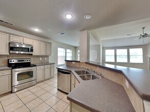 9045 Trail Blazer Dr in Fort Worth, TX - Building Photo - Building Photo