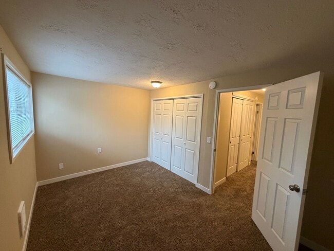 4890-4894 Sunnyside Rd SE in Salem, OR - Building Photo - Building Photo