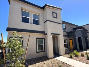 479 Waterfall Cv Ct in Henderson, NV - Building Photo - Building Photo