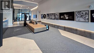 8868 Yonge St in Richmond Hill, ON - Building Photo - Building Photo