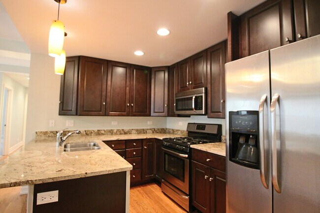 1470 W Carmen Ave, Unit 103 in Chicago, IL - Foto de edificio - Building Photo