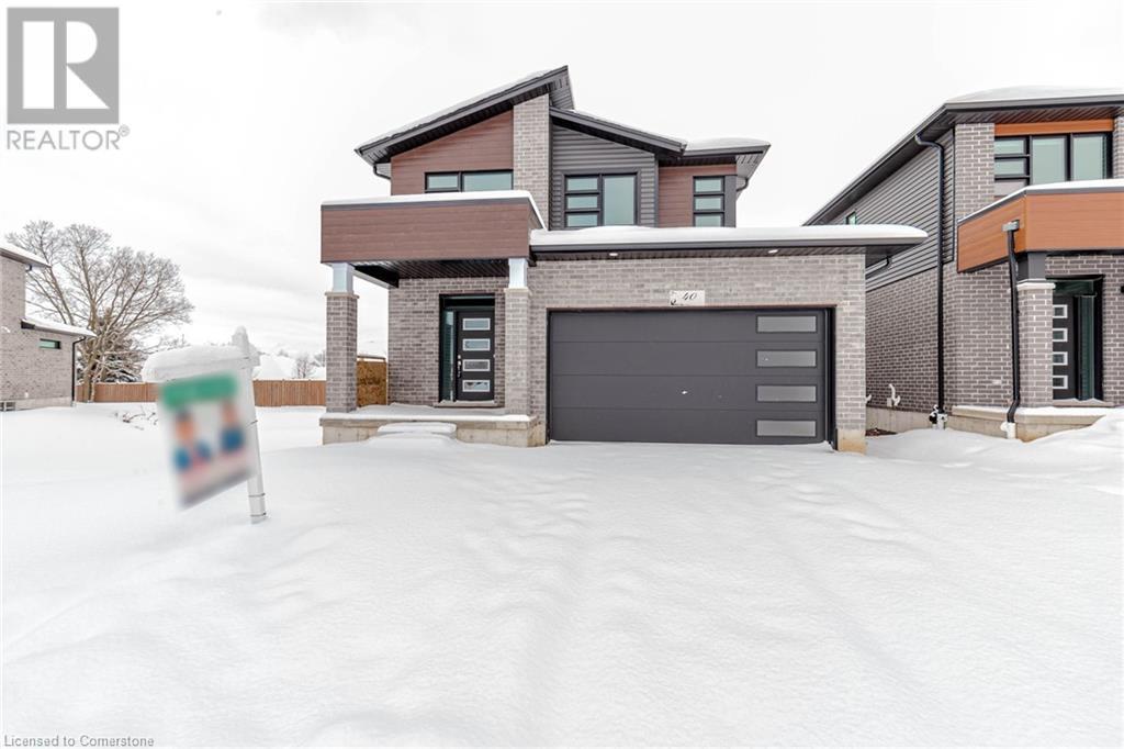 40 Moon Cres in Cambridge, ON - Building Photo
