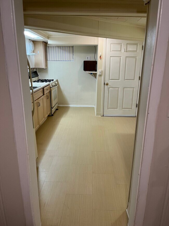 1200 Parkway Ave in Ewing, NJ - Building Photo - Building Photo