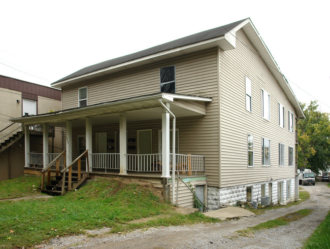 711 Washington St W in Charleston, WV - Foto de edificio - Building Photo