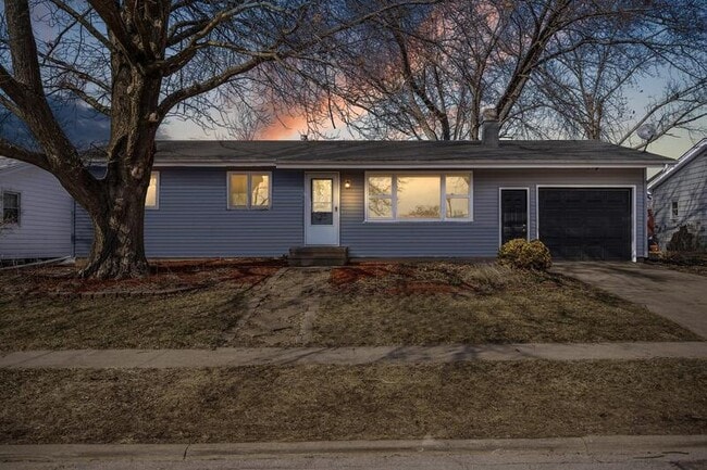 1330 Brockman Ave in Marion, IA - Building Photo - Building Photo