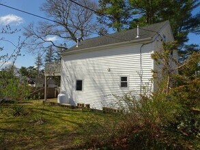 17 Oakley Ave in Bourne, MA - Building Photo - Building Photo