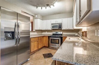 8331 Lullwater Dr in Dallas, TX - Building Photo - Building Photo