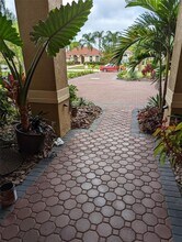 10532 Cory Lake Dr in Tampa, FL - Building Photo - Building Photo