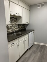 Chalet South in Cedar Rapids, IA - Building Photo - Building Photo