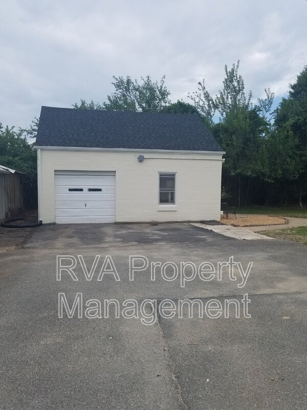 13 W Berry St in Sandston, VA - Building Photo - Building Photo