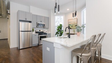 1458 W Pensacola Ave in Chicago, IL - Building Photo - Building Photo